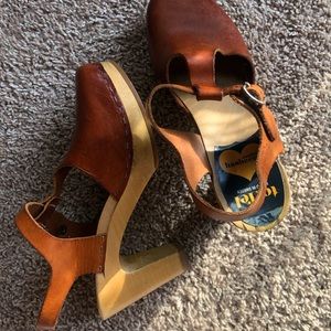 Swedish Hasbeens t-strap sky high | high heel clogs